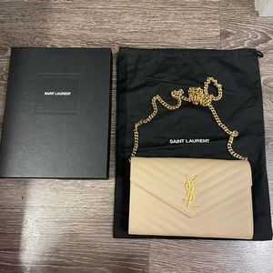 •NEW CONDITION AUTHENTIC• YSL Wallet on a Chain